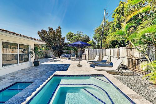 Renovated Coral Ridge Home With Pool, Grill & Spa Home