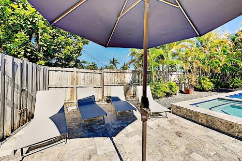 Renovated Coral Ridge Home With Pool, Grill & Spa Home