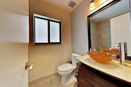 Exclusive Zen Oasis - Smart Pool & Private Beach Home