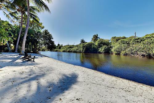 Exclusive Zen Oasis - Smart Pool & Private Beach Home