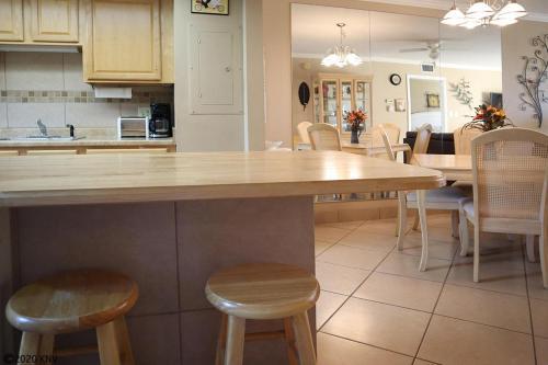 Apartamento Leonardo Arms 117 Condo