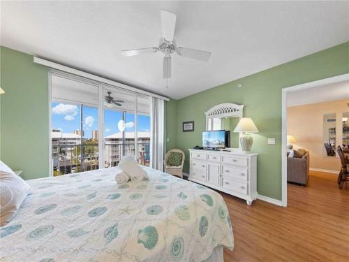 Apartamento Hibiscus Pointe 342, Canal View, 2 Bedroom, Sleeps 6, Heated Pool, Elevator
