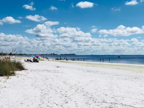 Just Beachy Cottage - Wkly Home