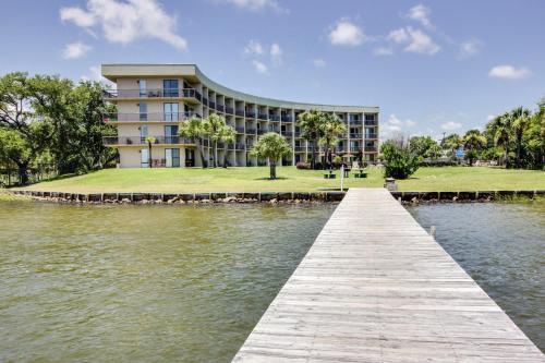 Pirates' Bay Marina II