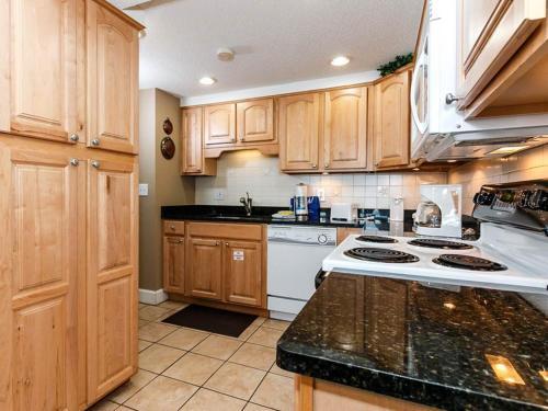 Island Echos 7th Floor Condos
