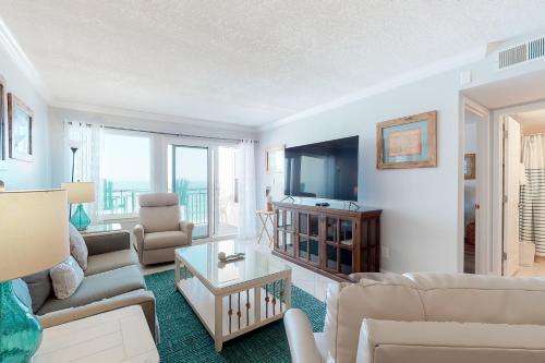 Island Echos 7th Floor Condos