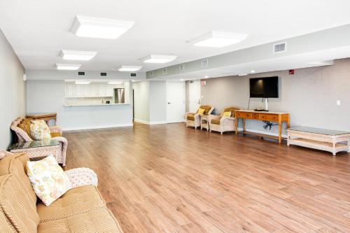 Island Echos 7th Floor Condos