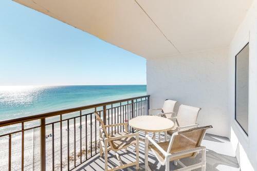 Island Echos 7th Floor Condos