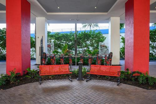 Apartamento New Listing! Luxe Beach Dream With Infinity Pool Condo