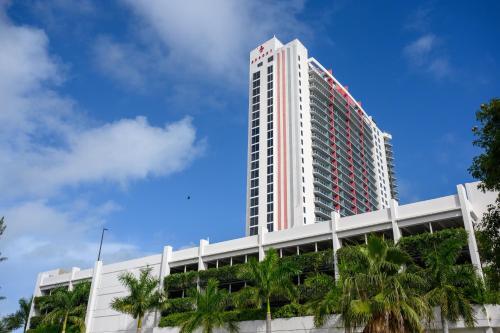 Apartamento New Listing! Luxe Beach Dream With Infinity Pool Condo