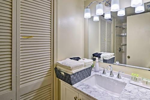 Updated Gainesville Townhome With Pool About 3 Mi To Uf!