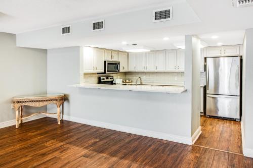 Island Echos 6th Floor Condos