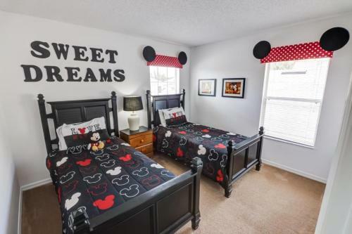 Beautiful Pool Area Gated Community! Home