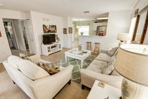Beautiful Pool Area Gated Community! Home
