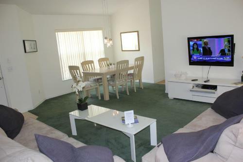 Relax And Enjoy The Sunny Florida In Villa Valk Home