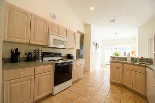 Relax And Enjoy The Sunny Florida In Villa Valk Home