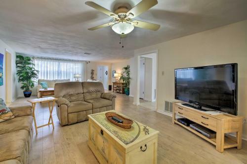 Waterfront Hernando Beach Home With Dock And Kayaks