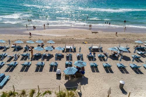 Beach Front Premium Two Bedroom Apartment 10th Fl Great Views!