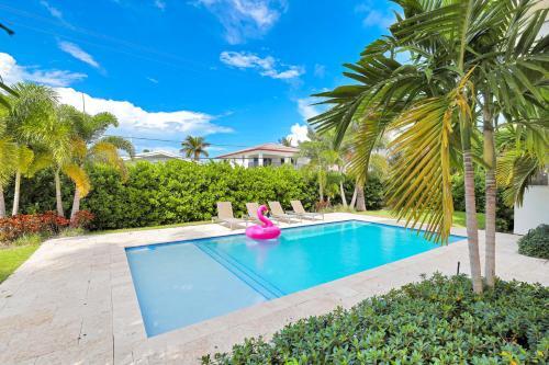 Villa Modern Luxurious Beach Retreat-5 Br With/pool