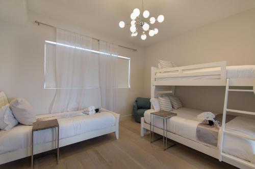 Villa Modern Luxurious Beach Retreat-5 Br With/pool
