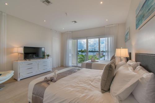 Villa Modern Luxurious Beach Retreat-5 Br With/pool