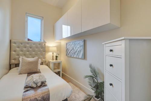 Villa Modern Luxurious Beach Retreat-5 Br With/pool