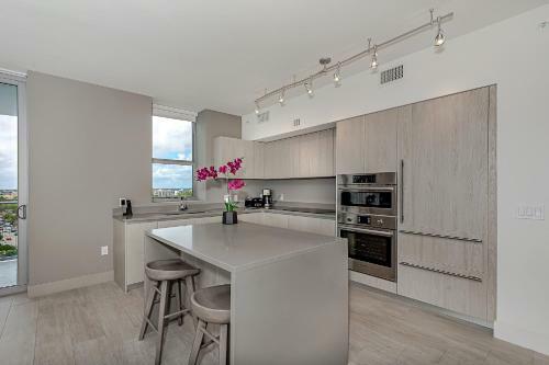 Apartamento 5 * Amenities Luxury 3 Br - Front Intercostal View