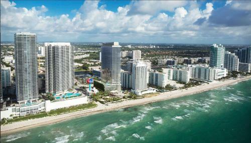 Apartamento Luxurios 2b/2b Condo Beachfront Building