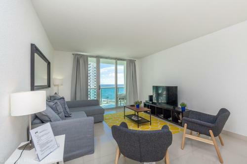 Aparthotel The Tides Ocean Luxury Suites