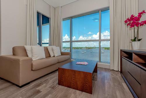 Luxury Bay Front Master One Br Rooftop Pool