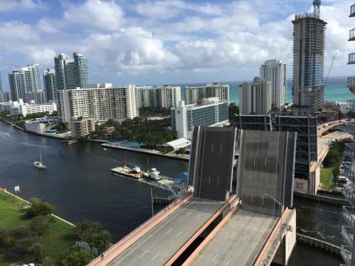 Hyde Beach 2 Bedroom Amazing Apartment