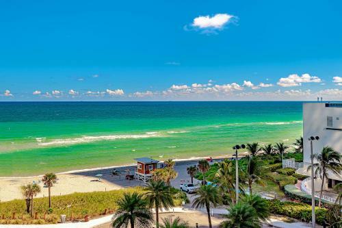 Hyde Beach Resort By Stay Sol