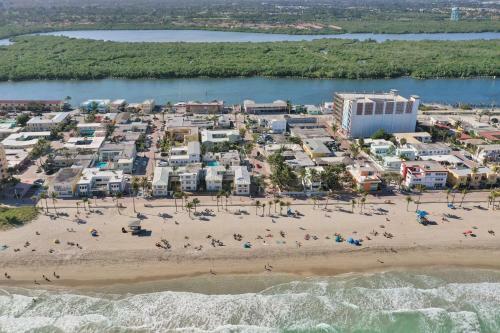 Gorgeous 5br W/heated Pool Close To Beach