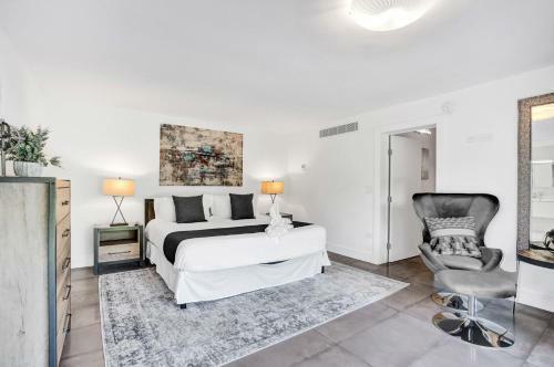 Gorgeous 5br W/heated Pool Close To Beach