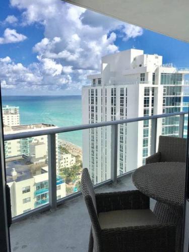 Hyde Beach 2 Bedroom Beachfront Spectacular Apartment