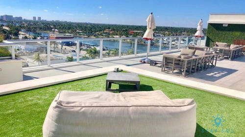 Costa Hollywood Beachfront Rooftop Pool