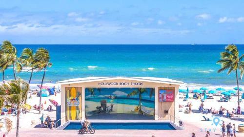Costa Hollywood Beachfront Rooftop Pool