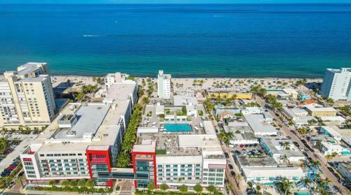 Costa Hollywood Beachfront Rooftop Pool