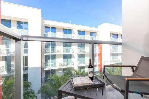 New Beachfront Condo Rooftop Infinity Pool