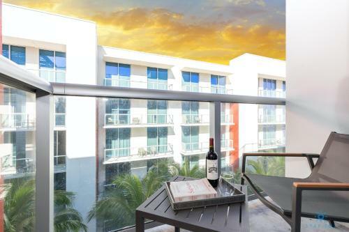 New Beachfront Condo Rooftop Infinity Pool