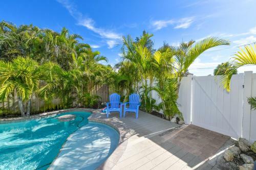 Coconut Cottage #1 By Ami Locals