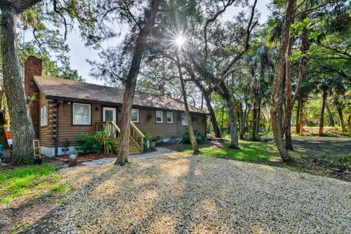 Unique Canalfront Homosassa Log Cabin With Hot Tub