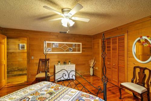 Unique Canalfront Homosassa Log Cabin With Hot Tub