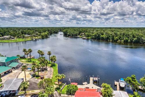 Homosassa Riverfront Home With Boat Ramp And Docking