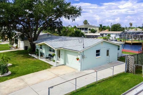 Canalfront Hudson Home With Private Dock And Yard!