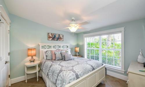 Coral Cottage By Ami Locals