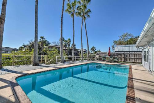Pet-friendly Waterfront Paradise With Dock On Gulf!