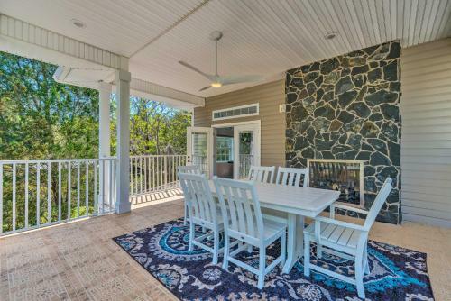 Tropical Canalfront Escape With Decks And Dock!