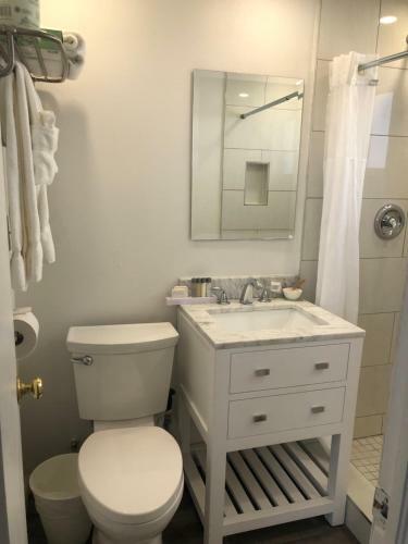 Hotel Drop Anchor