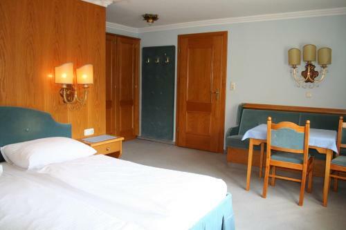 Hostal Gasthaus �berfuhr
